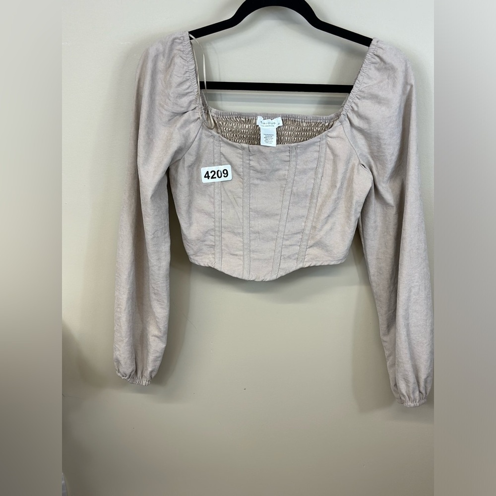 Kirious Los Angeles small 15 p2 p 15” length crop top long sleeve